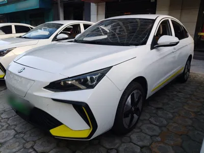 Dongfeng Aeolus E70