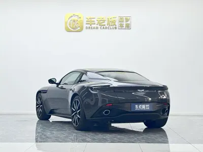 Aston Martin DB11