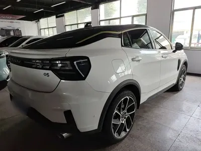 Lynk & Co 05