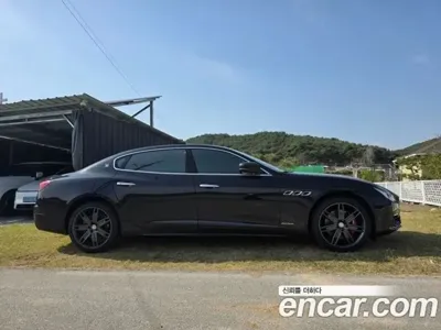 Maserati Quattroporte