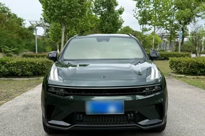 Lynk & Co 06