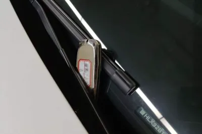 Li Auto L6