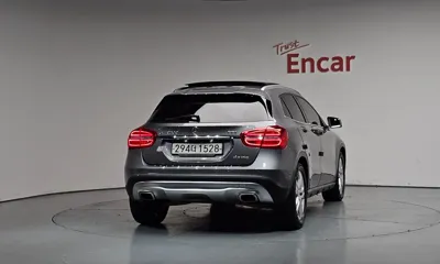 Mercedes-Benz GLA-Class