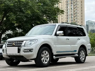 Mitsubishi Pajero (Import)