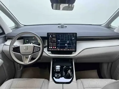 Volvo EM90