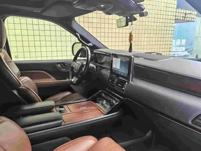 Lincoln Navigator