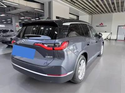 Nio ES8