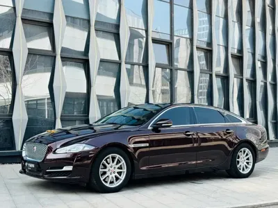 Jaguar XJ
