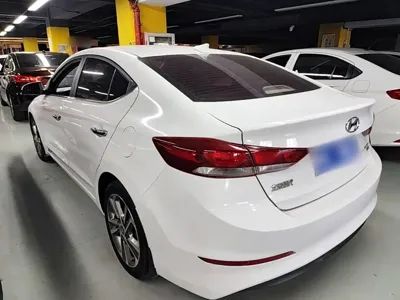 Hyundai Elantra