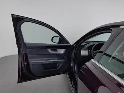 Jaguar XFL