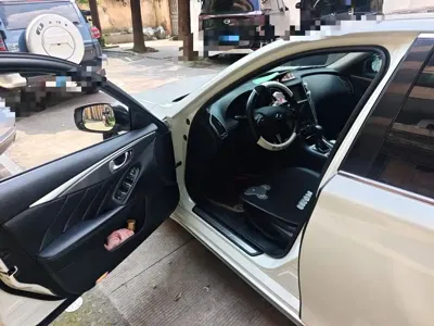 Infiniti Q50L