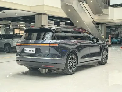 Nio ES8