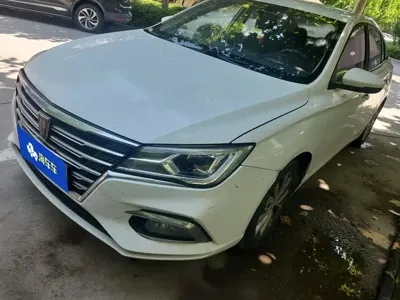 Roewe i5