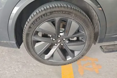 Li Auto L9