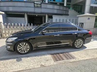 Hyundai Genesis