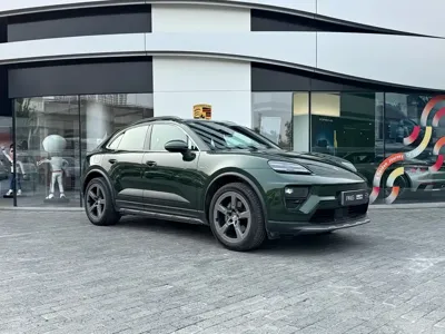 Porsche Macan EV