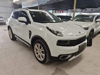 Lynk & Co 01