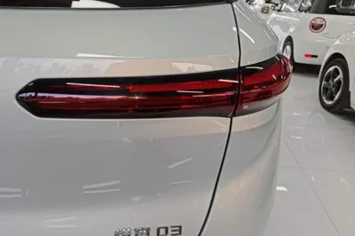 Bestune Yueyi 03