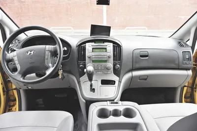 Hyundai Starex