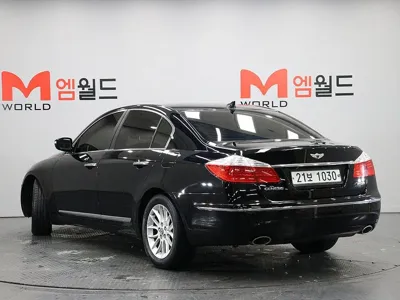 Hyundai Genesis