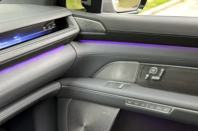 Nio ES8
