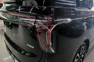 Hongqi HQ9