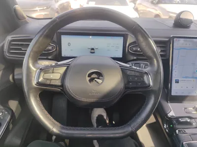 Nio ES8