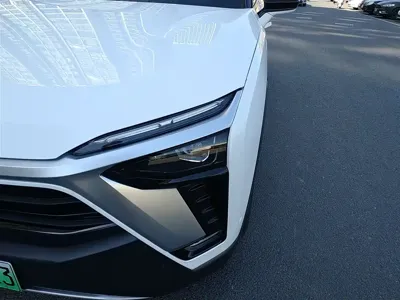 Nio ES8