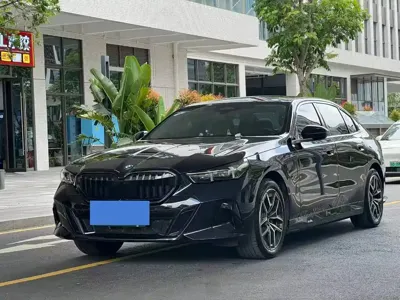 BMW i5