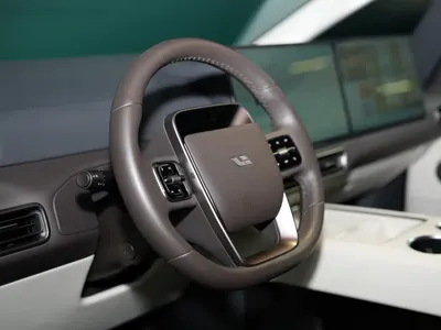 Li Auto Li MEGA