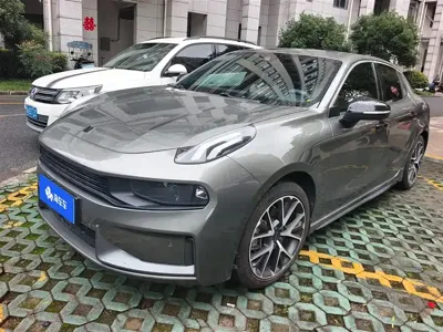 Lynk & Co 03