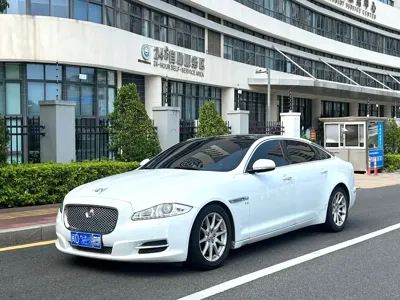 Jaguar XJ