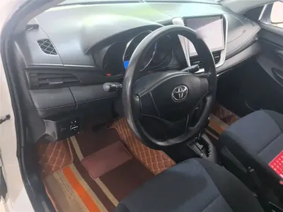 Toyota Yaris L