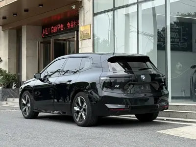 BMW iX