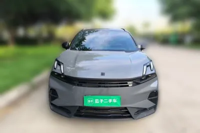 Lynk & Co 06