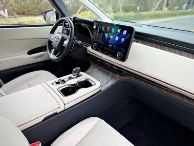 Lexus LM