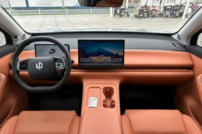 Leapmotor C16