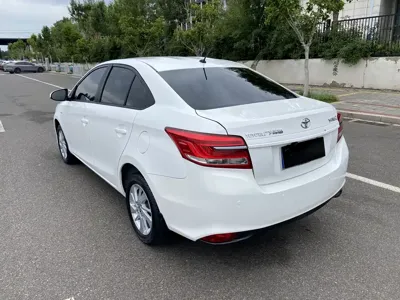 Toyota Yaris L