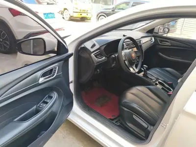Roewe i5