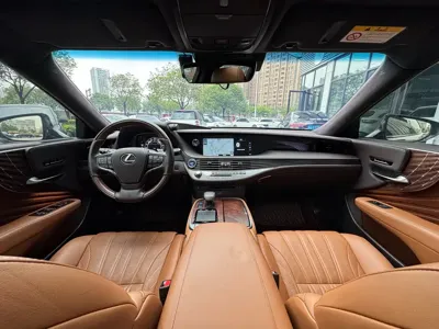 Lexus LS