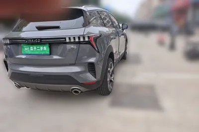 Lynk & Co 06