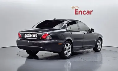 Jaguar X-Type
