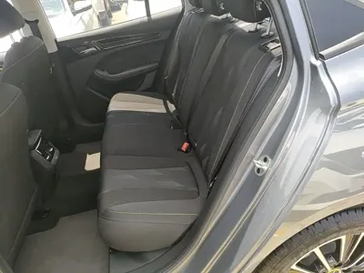 Roewe i5