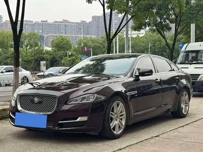 Jaguar XJ
