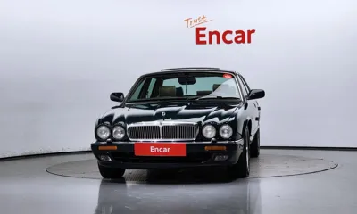 Jaguar XJ-6