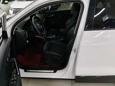 Audi Q2L e-tron