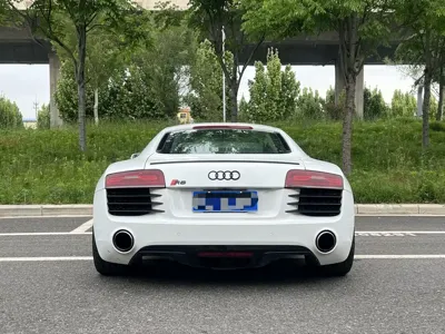 Audi R8