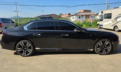 BMW i7