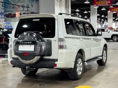Mitsubishi Pajero (Import)