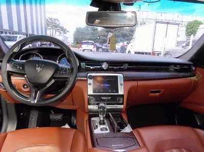 Maserati Quattroporte